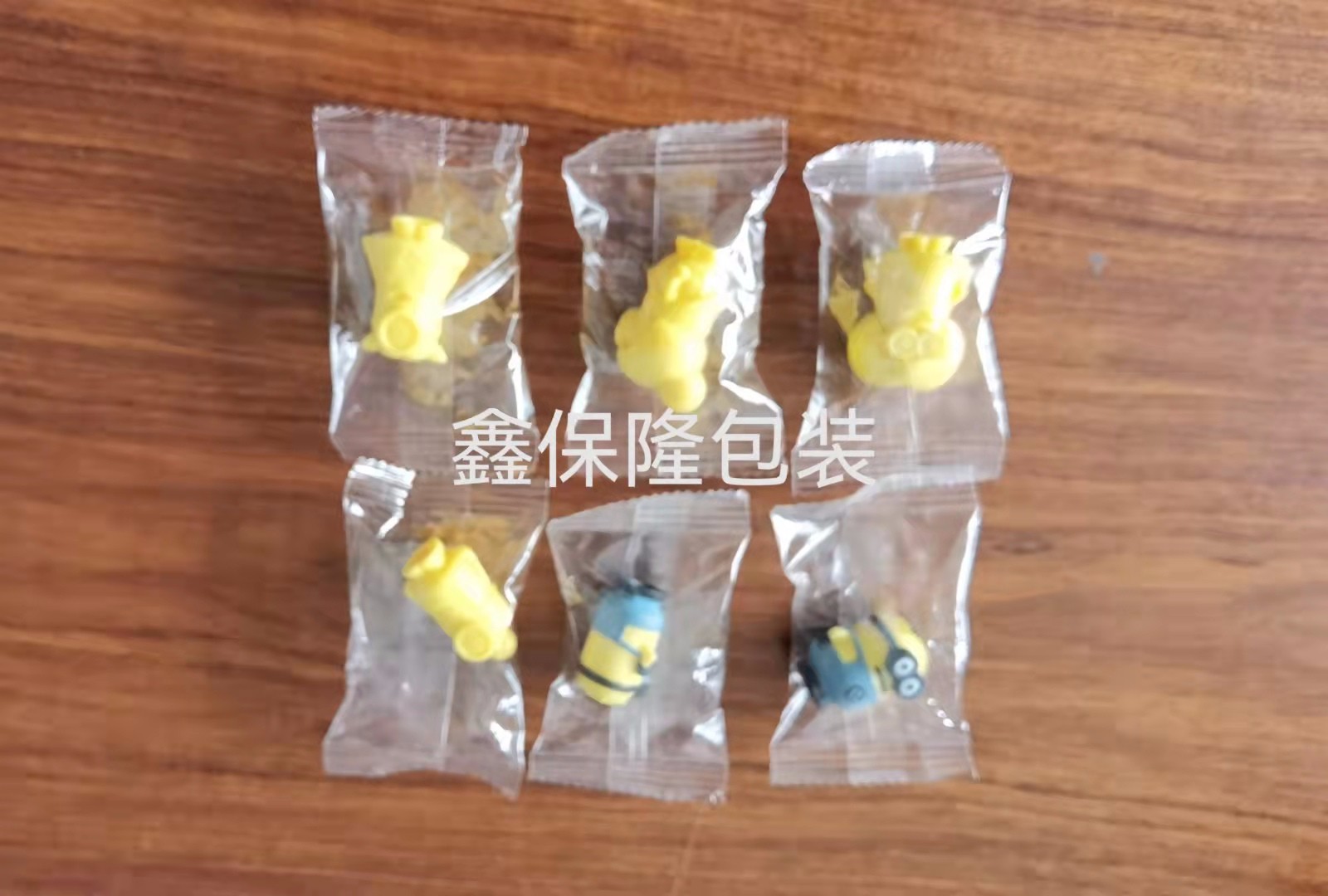 各种玩具五金下走膜包装机 枕式包装机