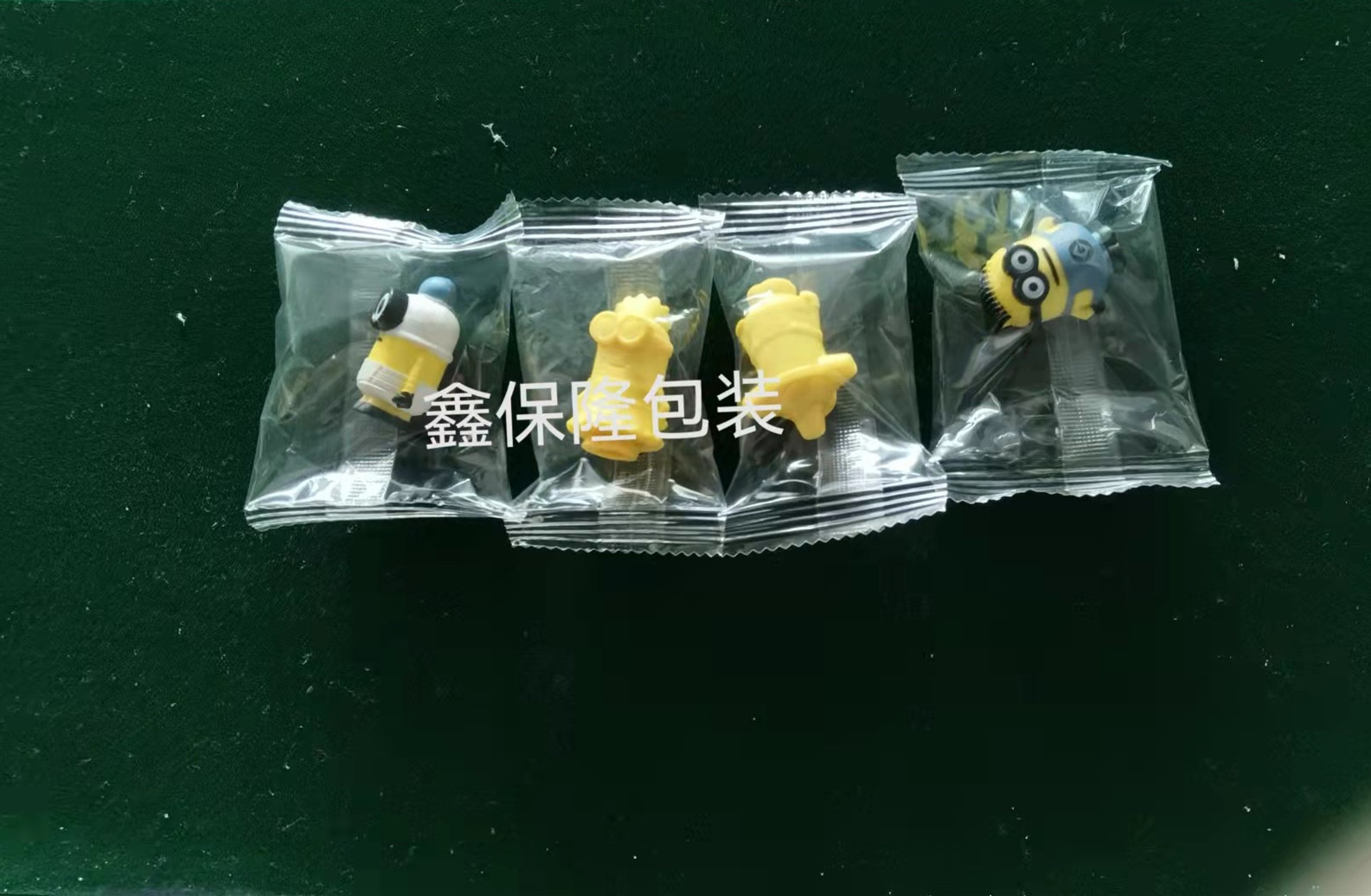 各种玩具五金下走膜包装机 枕式包装机